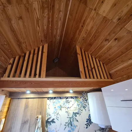 Maly Nad Rzeka, 381 Lacko *